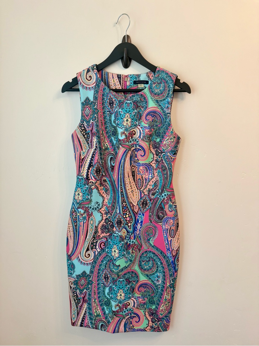 Tommy Hilfiger Paisley Scuba Sheath Dress Size 4 Pink Aqua Sleeveless Like New